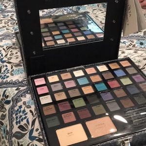 Brand new ultra starry lights make up kit